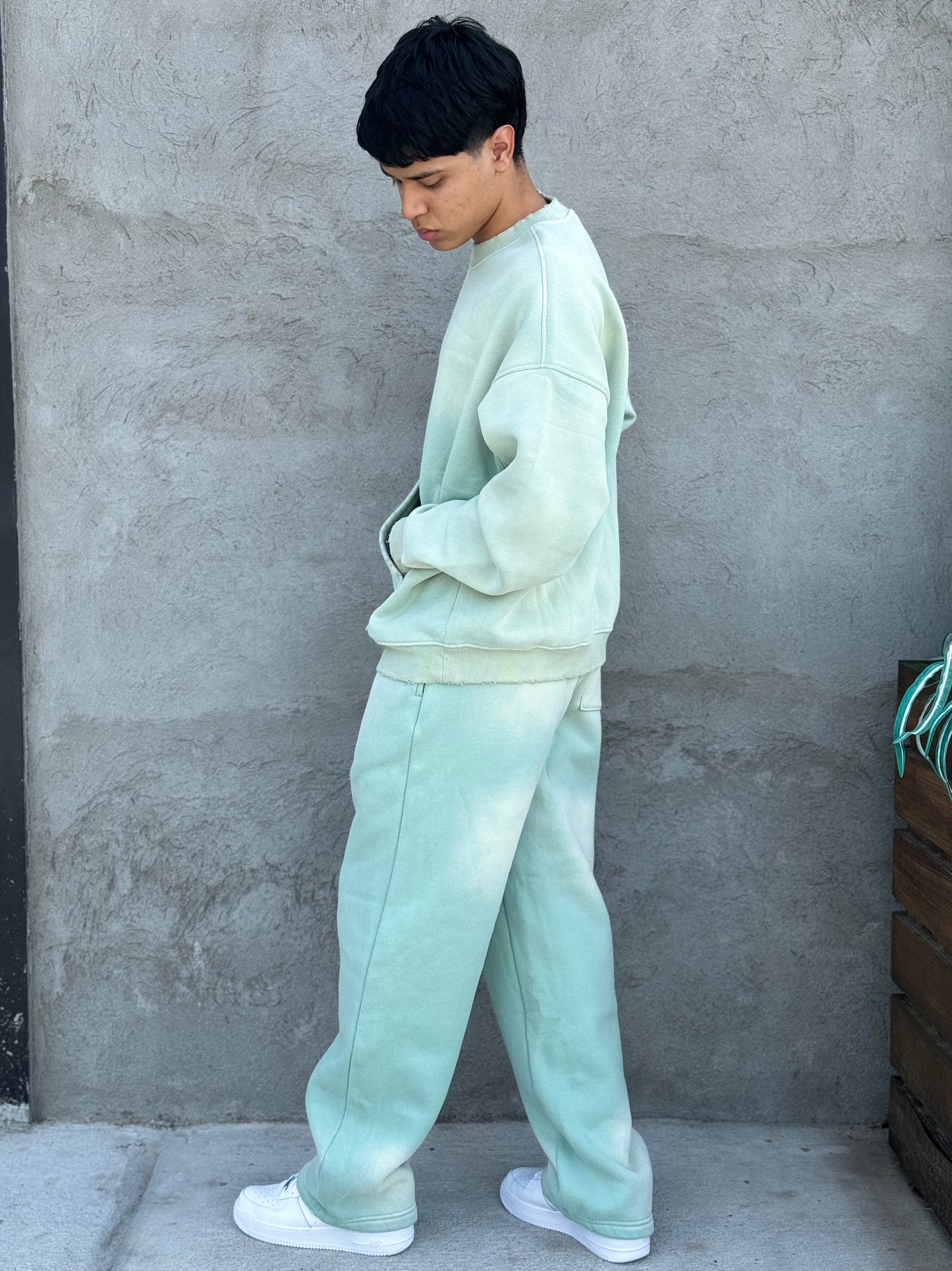 RELAXED GRADIENT SWEATPANTS