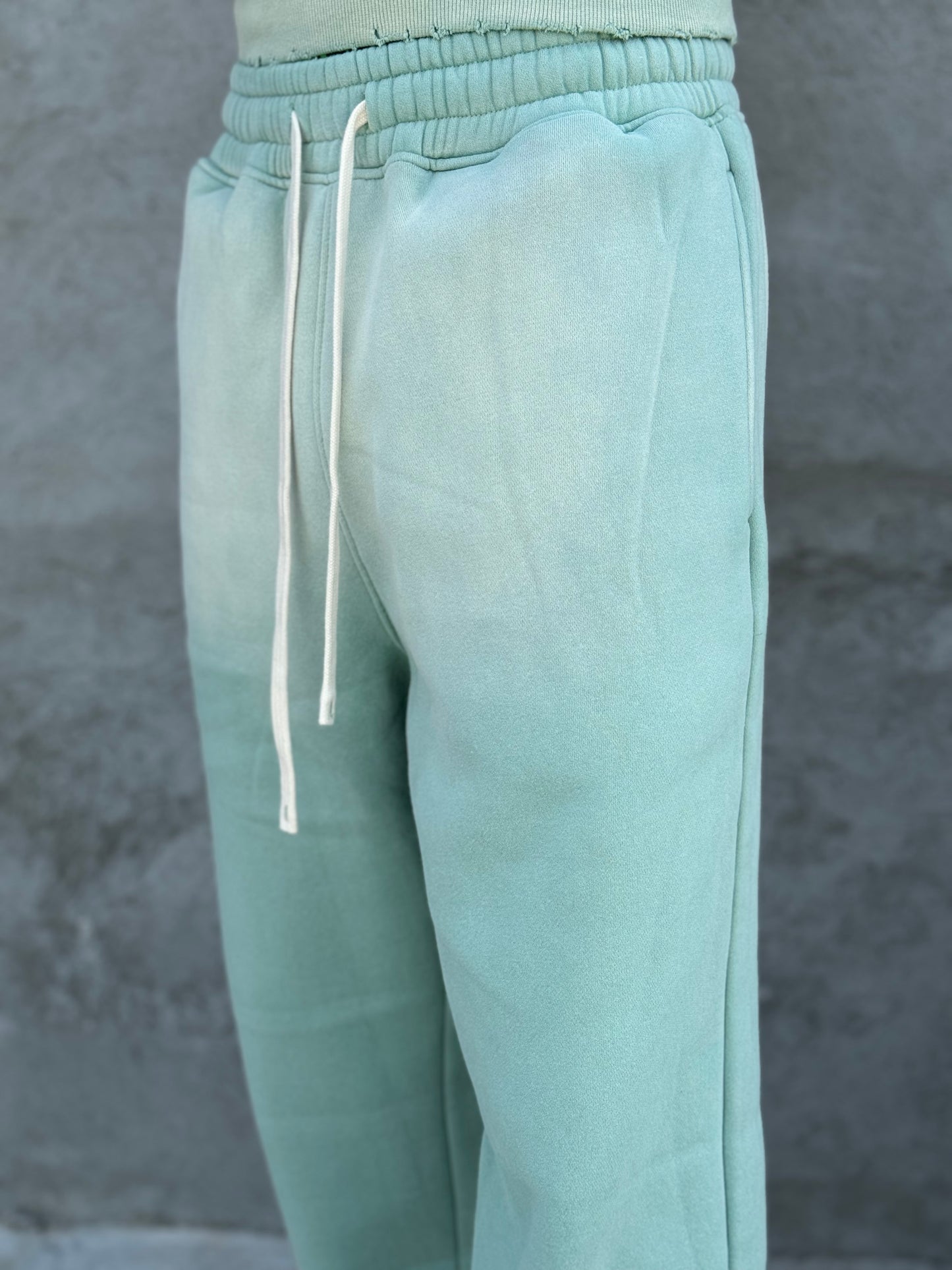 RELAXED GRADIENT SWEATPANTS